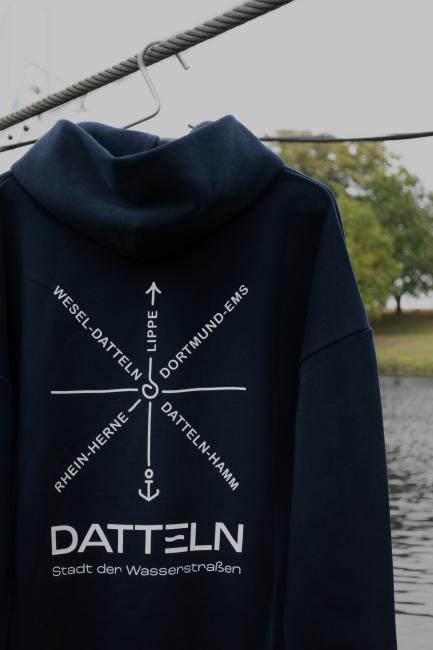 Hoodie mit Datteln Logo - Detailansicht Rücken - Merch