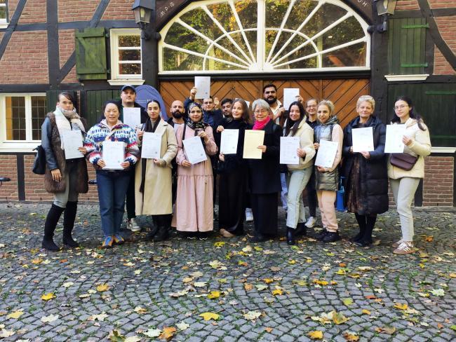 Teilnehmer*innen des Integrationskurse der VHS im Dorfschultenhof