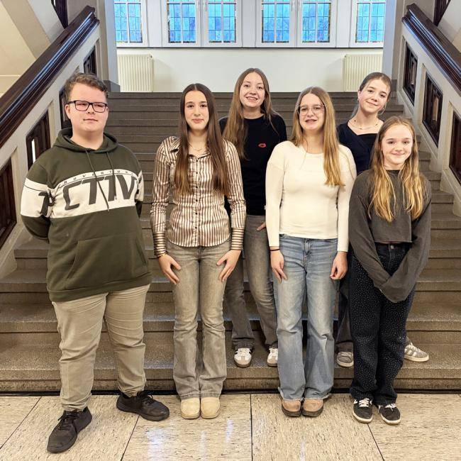 Der im Januar 2026 gewählte KiJuPa-Vorstand (v. l.) Max Laupichler, Mihaela Minculeasa, Leni Starke, Nina Zacharias, Lotta Wagner und Tamara Hansch.